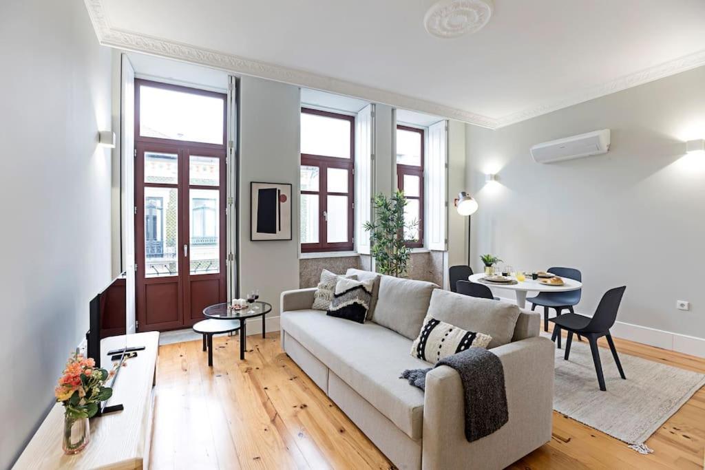 Historical Sunny Marques - With Ac! Apartment Porto Luaran gambar