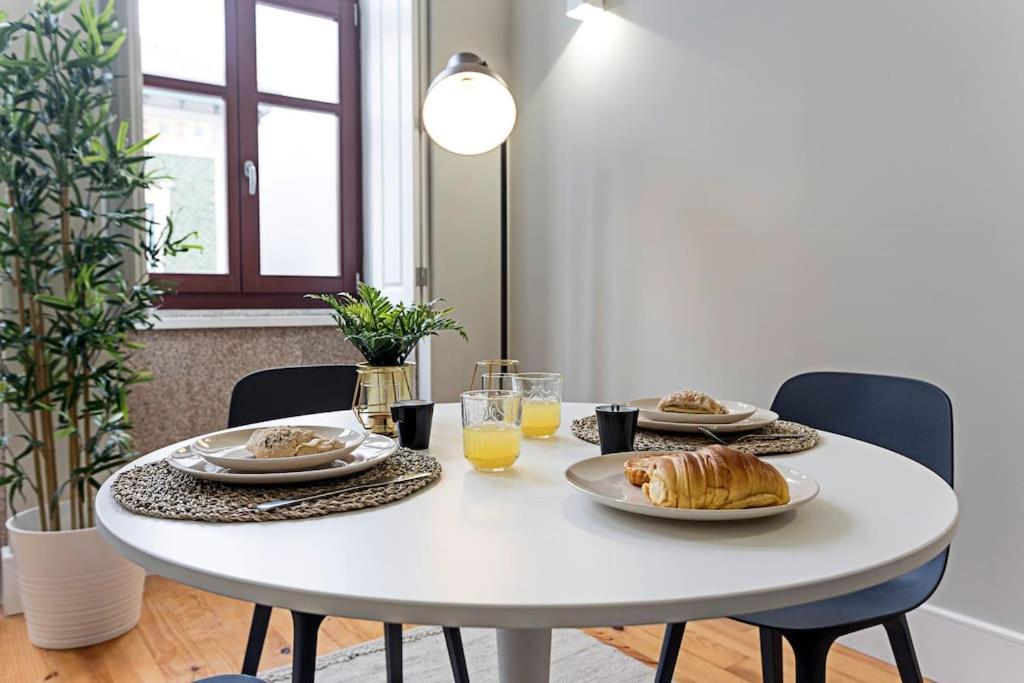Historical Sunny Marques - With Ac! Apartment Porto Luaran gambar