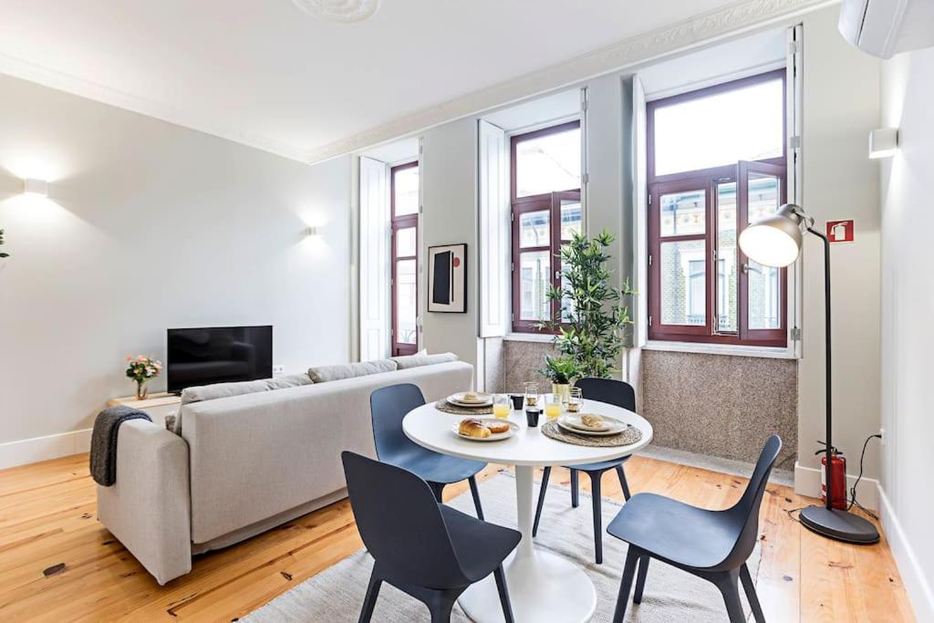 Historical Sunny Marques - With Ac! Apartment Porto Luaran gambar