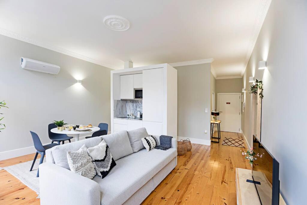 Historical Sunny Marques - With Ac! Apartment Porto Luaran gambar